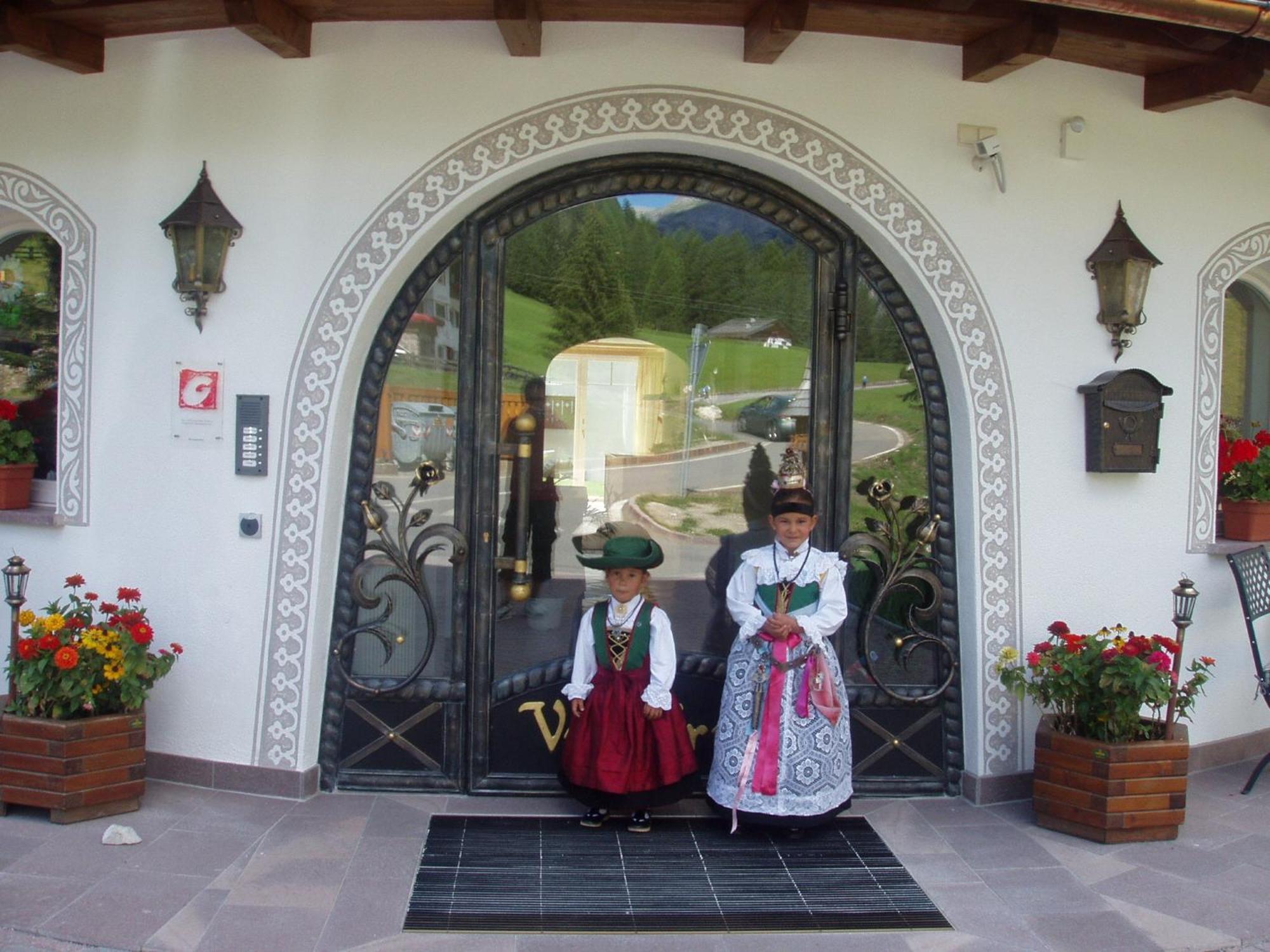 Garni Villa Erna 塞尔瓦迪加尔代纳山谷 外观 照片